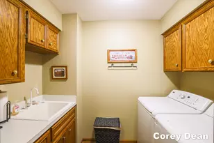 8099 Weatherwax Dr, Jenison, MI 49428 - Photo 15