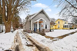 224 Pleasant Ave SE, Caledonia, MI 49316 - Photo 3