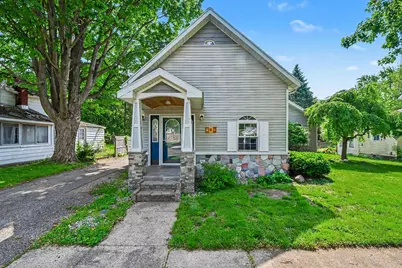 224 Pleasant Avenue SE, Caledonia, MI 49316 - Photo 3