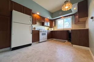 329 W Forest Ave, Muskegon, MI 49441 - Photo 7