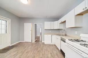 112 Hancock St, Manistee, MI 49660 - Photo 13