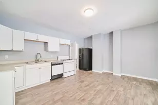 112 Hancock St, Manistee, MI 49660 - Photo 11