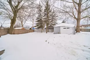 112 Hancock St, Manistee, MI 49660 - Photo 23