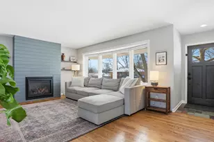 1571 Barrington Pl, Ann Arbor, MI 48103 - Photo 3