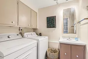 2248 Crest Dr, Kalamazoo, MI 49008 - Photo 15