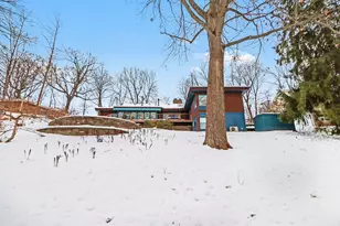 2248 Crest Dr, Kalamazoo, MI 49008 - Photo 17