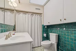 2248 Crest Dr, Kalamazoo, MI 49008 - Photo 11