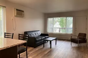 912 Oakland Ave, Ann Arbor, MI 48104 - Photo 3