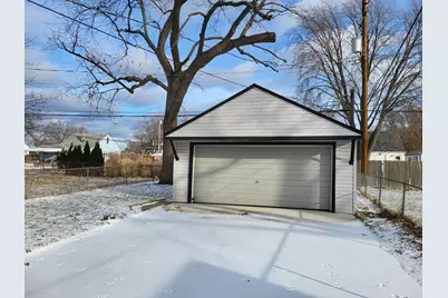 24360 Flower Avenue, Eastpointe, MI 48021 - Photo 3