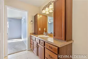 2325 Valarie Dr, Zeeland, MI 49464 - Photo 29