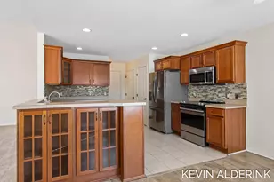 2325 Valarie Dr, Zeeland, MI 49464 - Photo 15