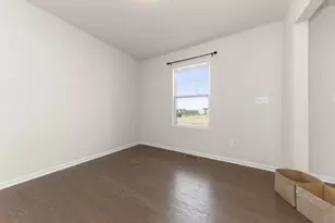 616 Countryside Dr, Chelsea, MI 48118 - Photo 5