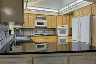 21154 Hale St, Clinton Twp, MI 48036 - Photo 15