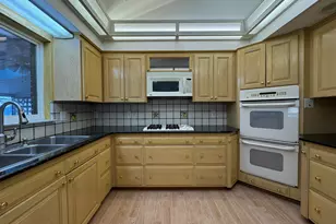 21154 Hale St, Clinton Twp, MI 48036 - Photo 17