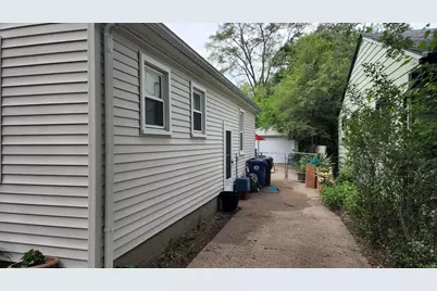 18705 Delaware Avenue, Bedford, MI 48240 - Photo 11