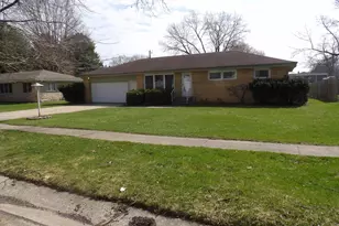 415 Remus Dr, Buchanan, MI 49107 - Photo 3