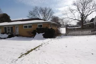 415 Remus Dr, Buchanan, MI 49107 - Photo 3