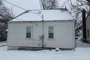 21004 Syracuse Ave, Warren, MI 48091 - Photo 3