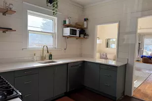 210 N Kalamazoo Ave, Marshall, MI 49068 - Photo 5