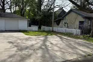 210 N Kalamazoo Ave, Marshall, MI 49068 - Photo 23