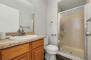 15324 Ashley Ct, Macomb, MI 48044 - Photo 11