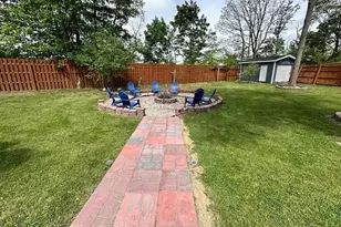 2117 Lakewood Dr, Kalamazoo, MI 49048 - Photo 25