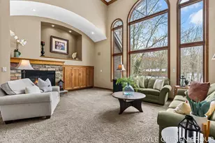 715 Beechcreek Dr, Holland, MI 49423 - Photo 3