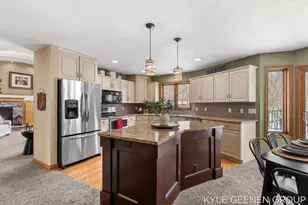 715 Beechcreek Dr, Holland, MI 49423 - Photo 25