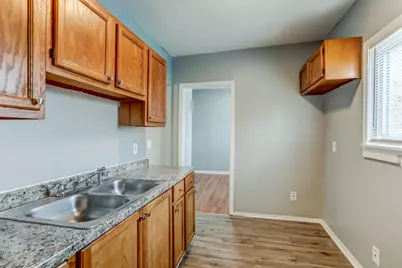 7228 Chalmers Avenue #Upper, Warren, MI 48091 - Photo 9