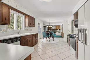 121 Cascade Dr, Battle Creek, MI 49015 - Photo 9