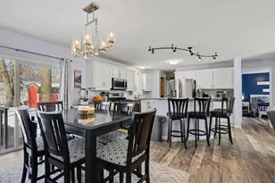 3977 Commodore Ln, Muskegon, MI 49442 - Photo 9