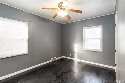 10799 Worden Street, Detroit, MI 48224 - Photo 11