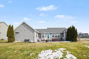 2352 Sandstone Dr, Mount Pleasant, MI 48858 - Photo 35