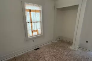 592 Lincoln Lawns Dr NW, Grand Rapids, MI 49534 - Photo 5