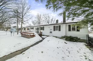 718 Sunset Ln, Cadillac, MI 49601 - Photo 5