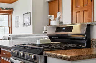 308 Niles St, Lakeview, MI 48850 - Photo 9