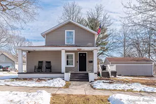 125 S Grove Street SE, Lowell, MI 49331 - Photo 1