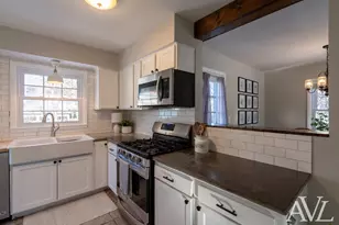 2477 Riverside Dr NE, Grand Rapids, MI 49505 - Photo 15