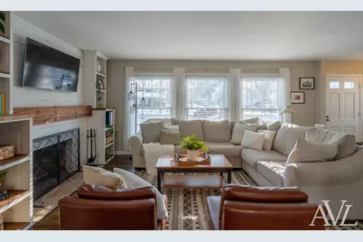 2477 Riverside Drive NE, Grand Rapids, MI 49505 - Photo 5