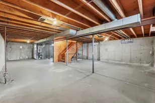 1465 Laughlin Dr NW, Grand Rapids, MI 49504 - Photo 23