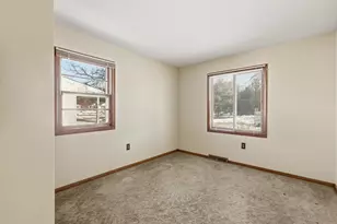 1465 Laughlin Dr NW, Grand Rapids, MI 49504 - Photo 13