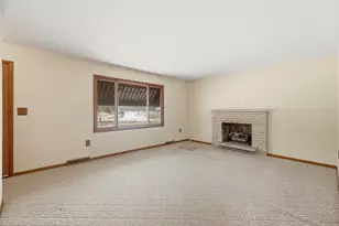 1465 Laughlin Dr NW, Grand Rapids, MI 49504 - Photo 7