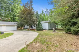 6830 E Carrigan Dr, Newaygo, MI 49337 - Photo 27