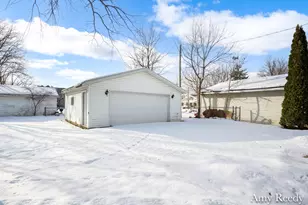 418 Elm St SE, Lowell, MI 49331 - Photo 7