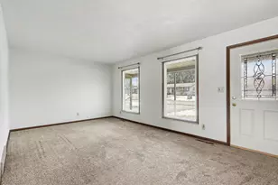 1043 Rose St, Marshall, MI 49068 - Photo 5