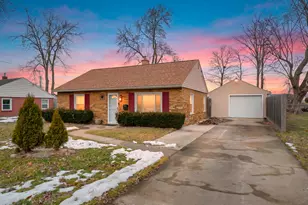 594 Wa Wee Nork Dr, Battle Creek, MI 49015 - Photo 1