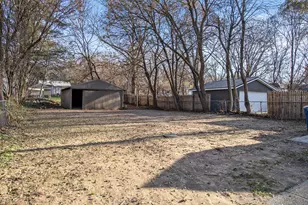 5374 Keyes Dr, Kalamazoo, MI 49004 - Photo 19