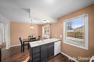 4660 Sheri Lynn Dr SW, Wyoming, MI 49519 - Photo 11