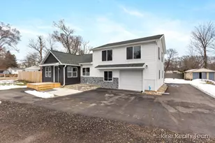 68199 Sassafras St, Edwardsburg, MI 49112 - Photo 3