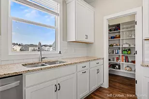 6737 Windsor Rdg Ct NE, Rockford, MI 49341 - Photo 9